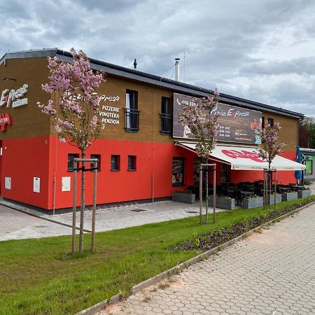 Hotel Penzion Kuželna Trutnov Exterior foto