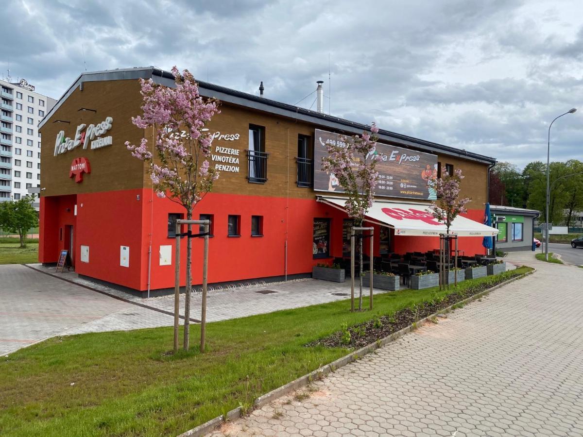 Hotel Penzion Kuželna Trutnov Exterior foto